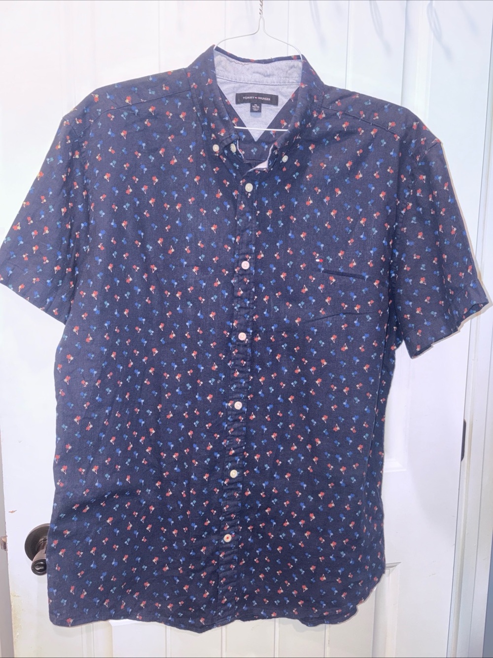 Tommy Hilfiger Navy Short-Sleeve Button-Down with Red & Blue Micro palm trees